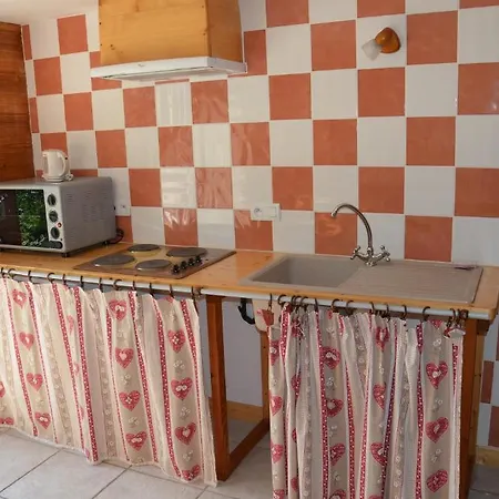 Chambres D'hotes L'oree Des Bornes Apartman