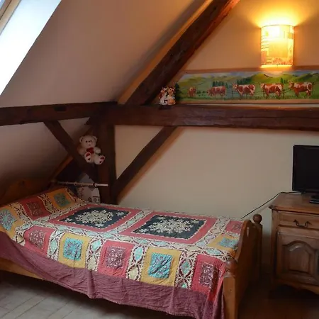 Chambres D'hotes L'oree Des Bornes 아파트 *