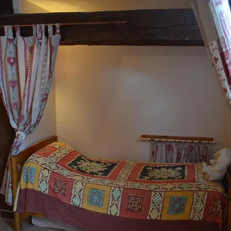 Chambres D'hotes L'oree Des Bornes 아파트