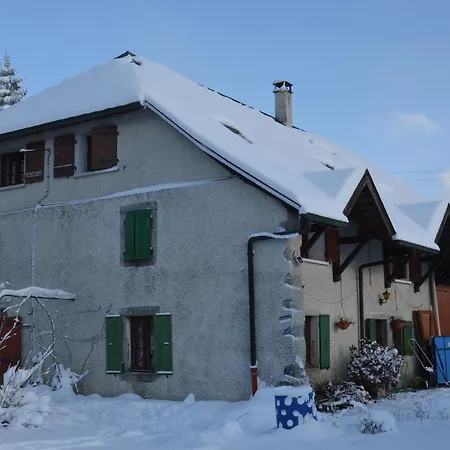 Chambres D'hotes L'oree Des Bornes 아파트